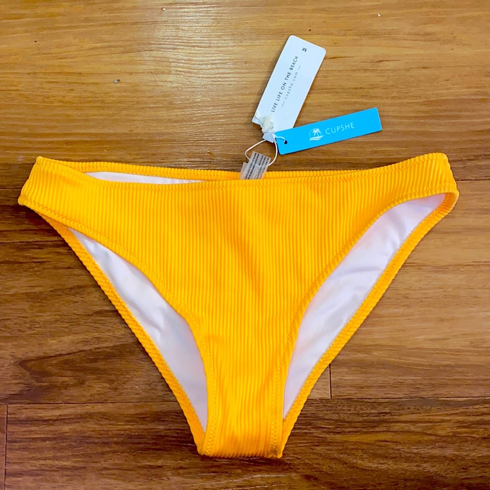NWT Cupshe Swim Bottoms, Size Medium